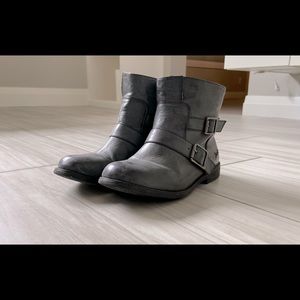 Blowfish ankle boots in Grey. Good used condition!